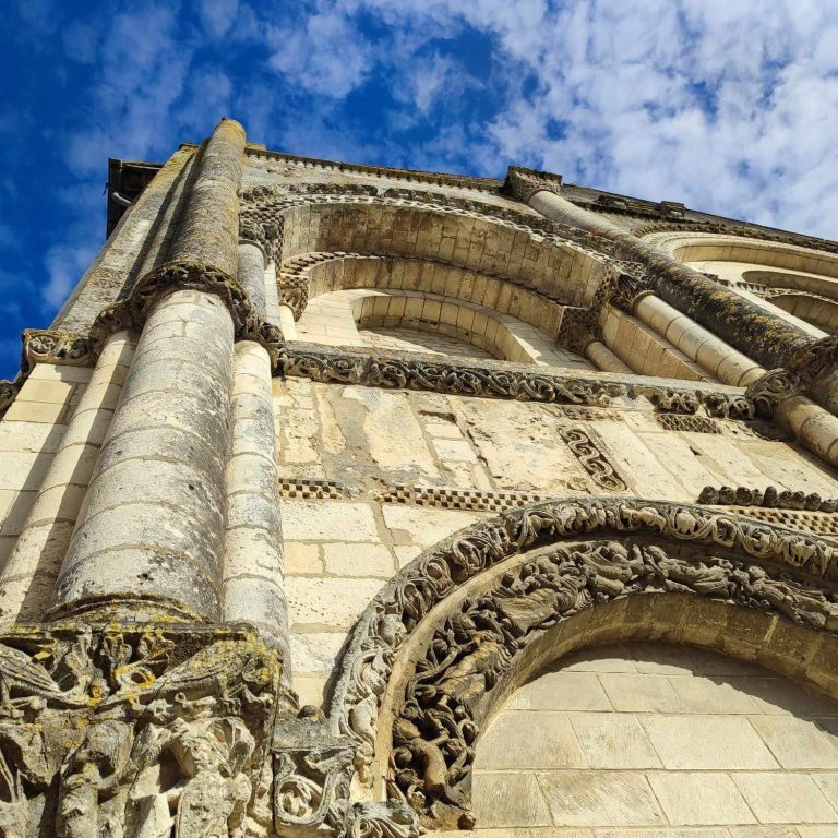 #https://abbayeauxdames.org/visites-conferences/ Abbaye aux Dames