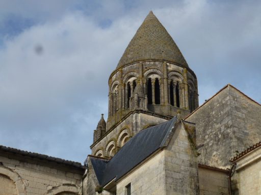 #Abbaye aux Dames - clocher du XIIe siècle