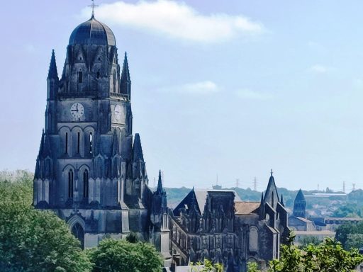 #Cathédrale Saint-Pierre de Saintes 